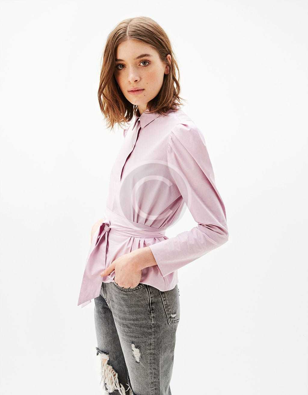 Shirt With Puffy Sleeves and Bow at the Waist — изображение 3